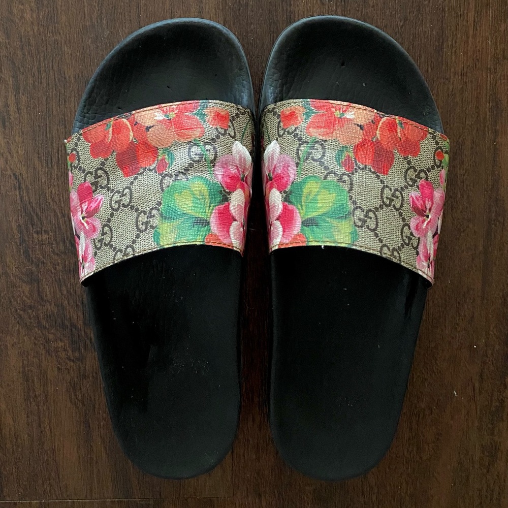 Gucci bloom slides